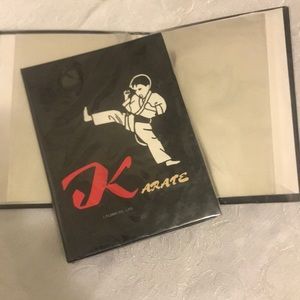 Flomo karate photo album Holds 4X6 photos.